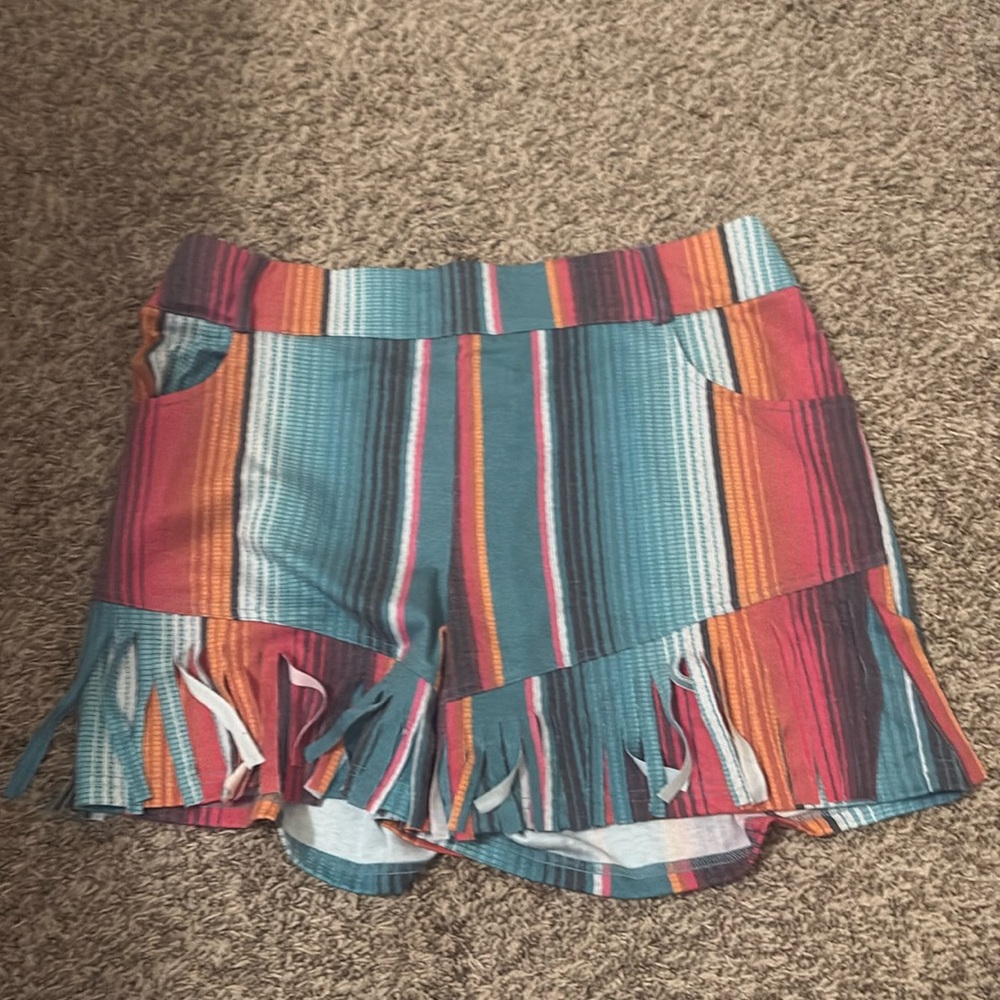 Multicolor shorts with tassels